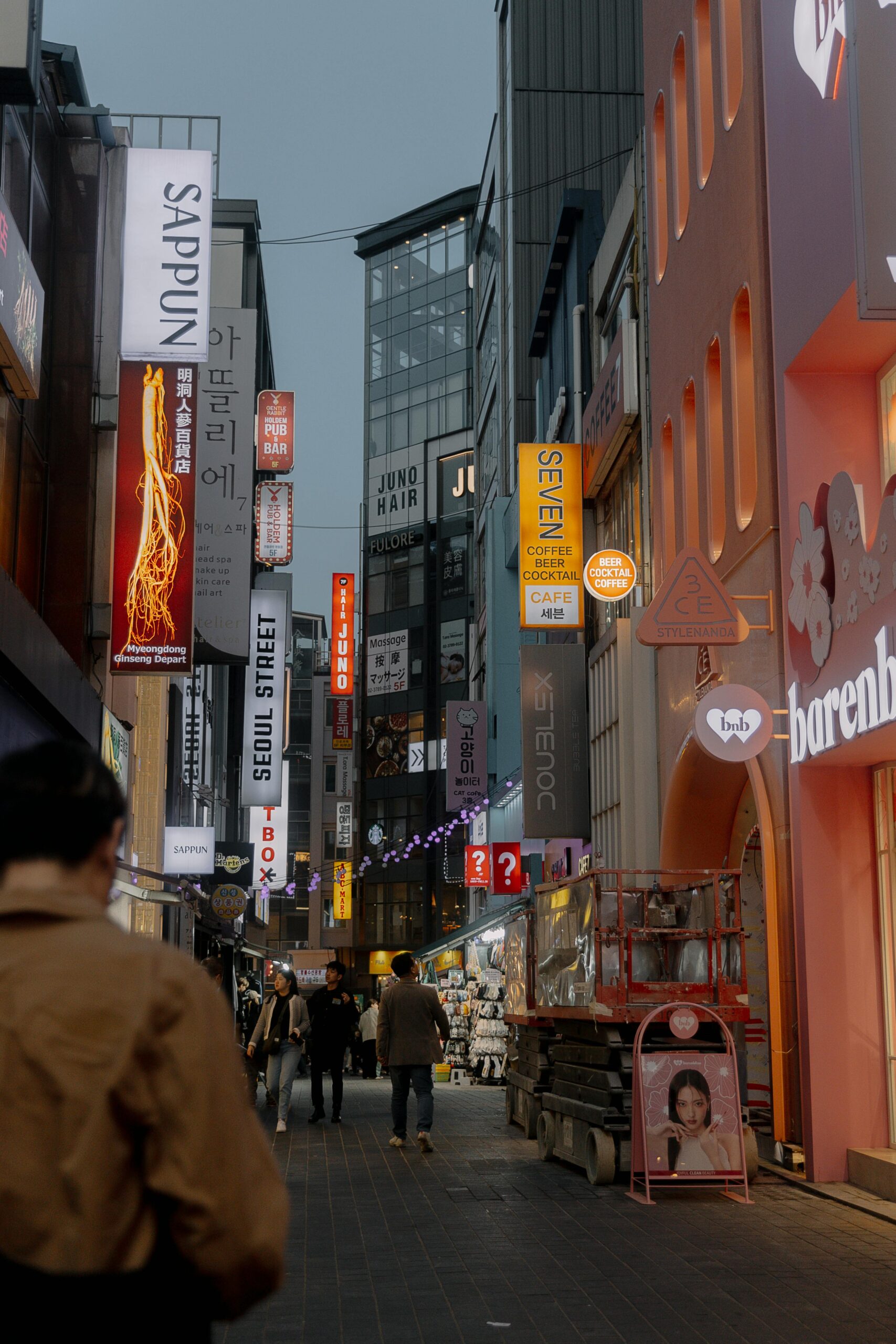 Navigating Spaces: The Art & Science of Architectural Sign Profiles